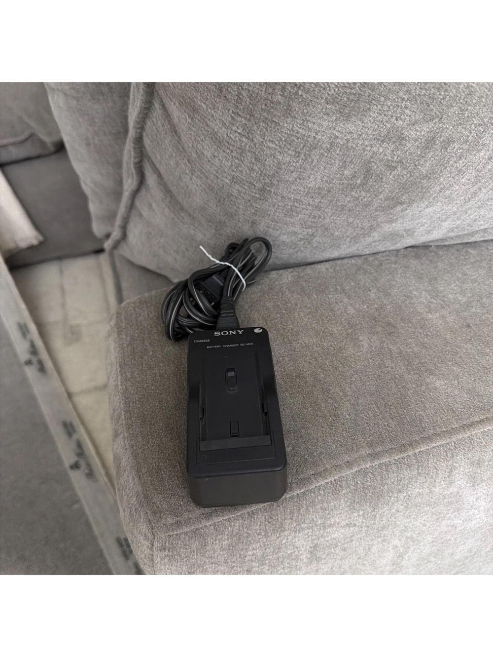 SONY BATTERY CHARGER BC-V615 8.4V .6A